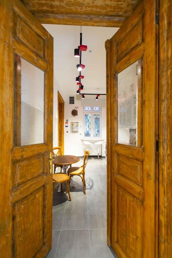 Premium Rooms By Hi5 - Style At The Comedy Theater Budapešť Exteriér fotografie